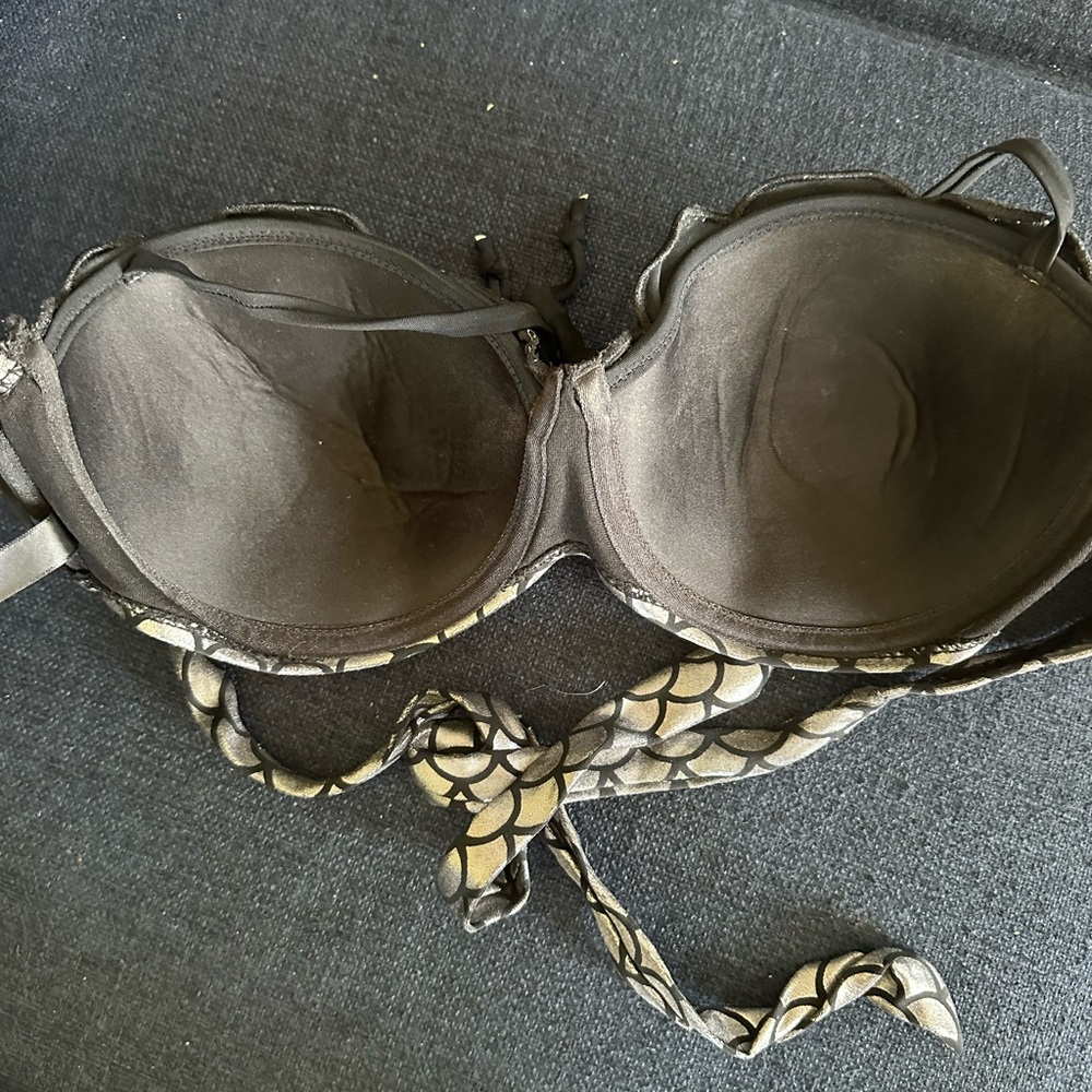 Hot Topic Black and silver scales Bikini Set - Picture 4 of 5